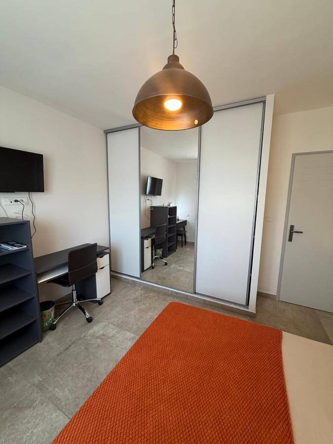 Chambre d’hôte pour 4 personnes, avec vue ainsi que terrasse et jardin à la La Ciotat - 2