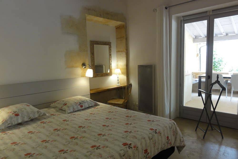 Gite de charme au design contemporain. Meublé de tourisme 4 *. in Clermont-de-Beauregard, Périgord Pourpre