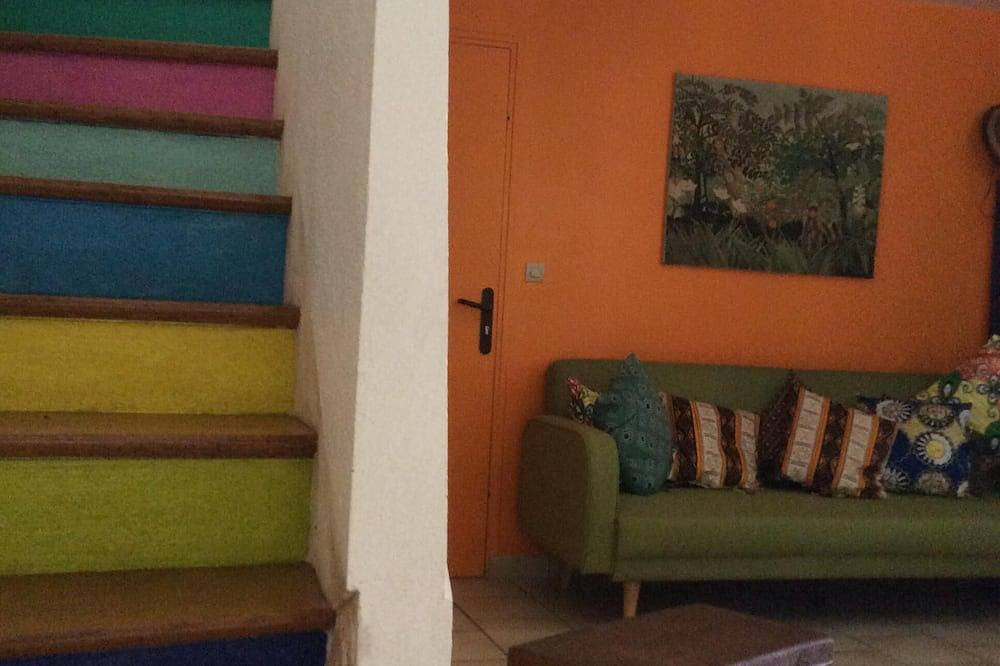 \"Lamomali Bougou\"  La Maison des voyageurs in Vicq-sur-Gartempe, Vienne (France)