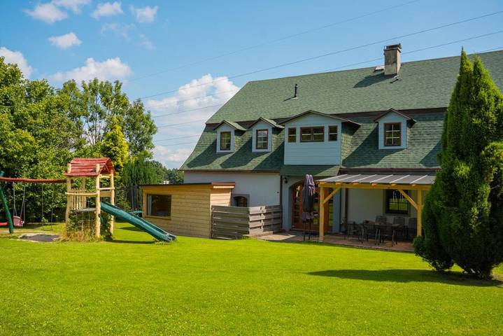 Dom dla 22 osób, z sauna i basen dla dzieci oraz basen i ogród, zwierzęta dozwolone w Liberec