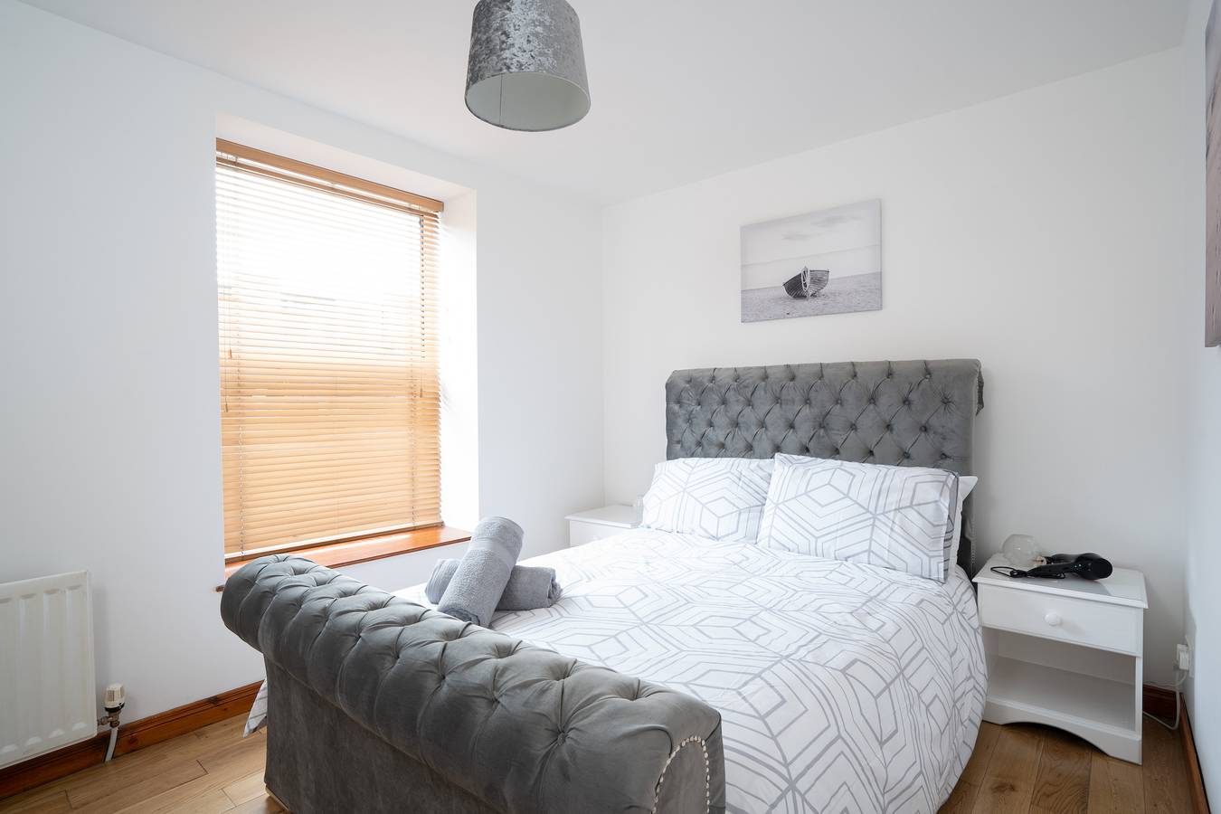 Entire apartment, Apartment 2 Bedroom, Ballyhackamore in Belfast, County Down