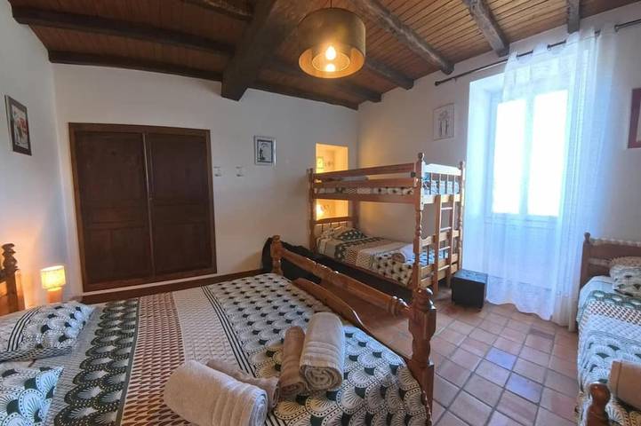 Gîte pour 10 personnes, avec jardin à Vanxains - 3