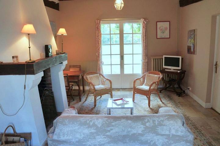 Location de vacances pour 5 personnes, avec vue et jardin à Genillé - 3