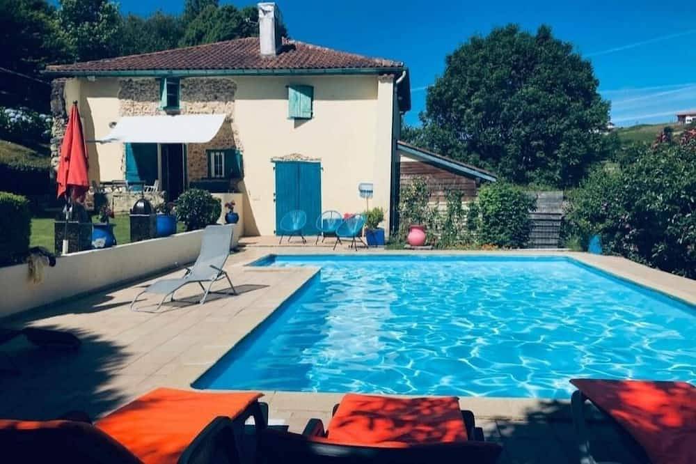 6 Pers house in the Basque Country, near Bayonne in Hasparren, Bayonne region