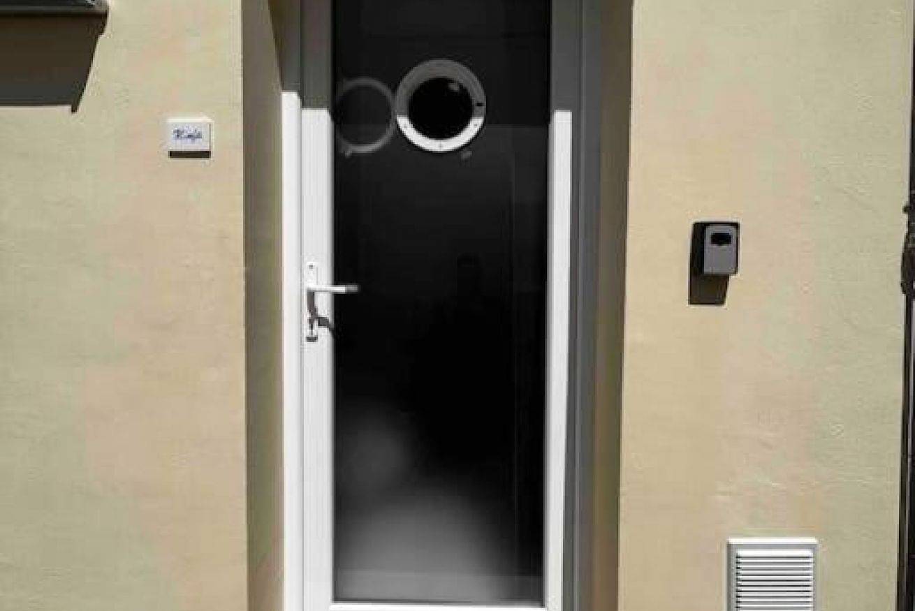 Ganze Wohnung, Alyssa-Mirage [Kostenloser Parkplatz] Wlan, Innenhof nur wenige Schritte vom Meer entfernt in Sirolo, Riviera del Conero