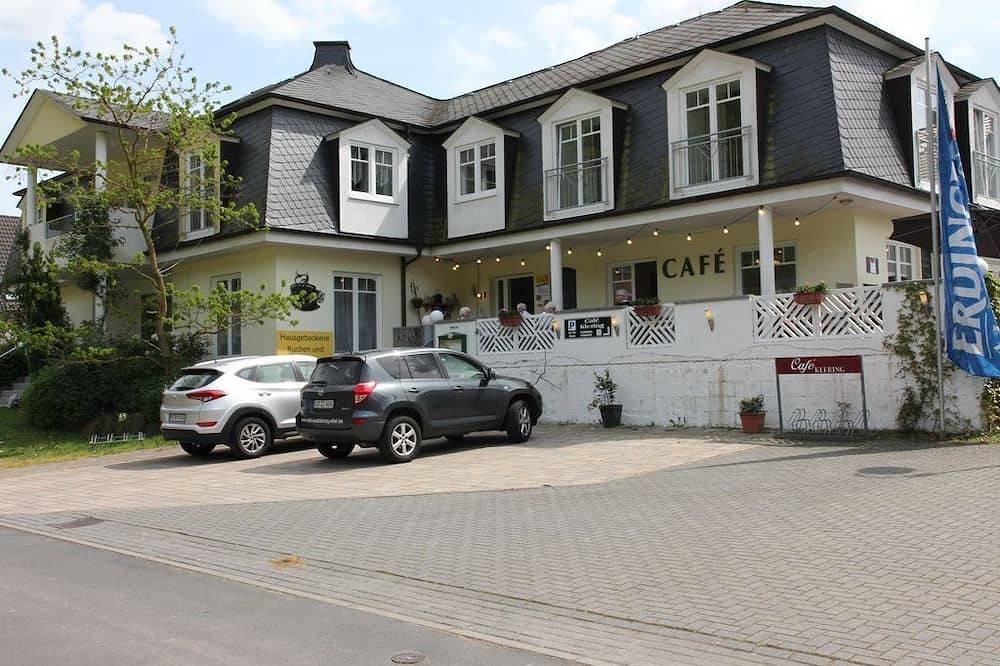 Ganze Wohnung, Appartement mit 1 Schlafzimmer - Cafe Klering in Briedern, Cochem-Zell