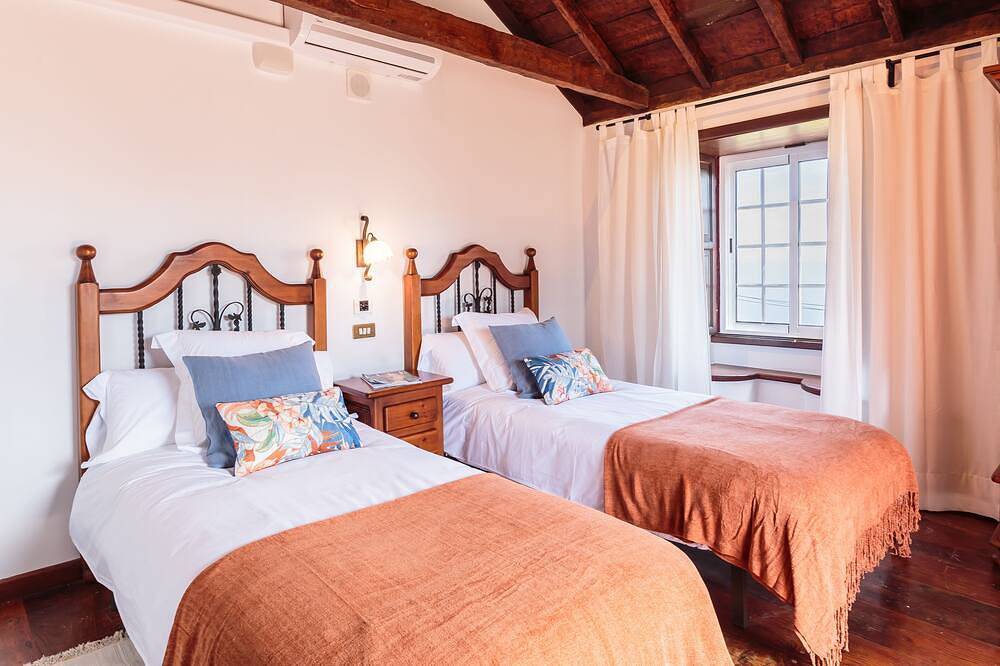 Spacious country house in Breña Alta, La Palma with panoramic views in Breña Alta, La Palma South