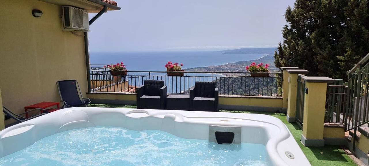 Villa La Gorgone in Taormina, Messina Province