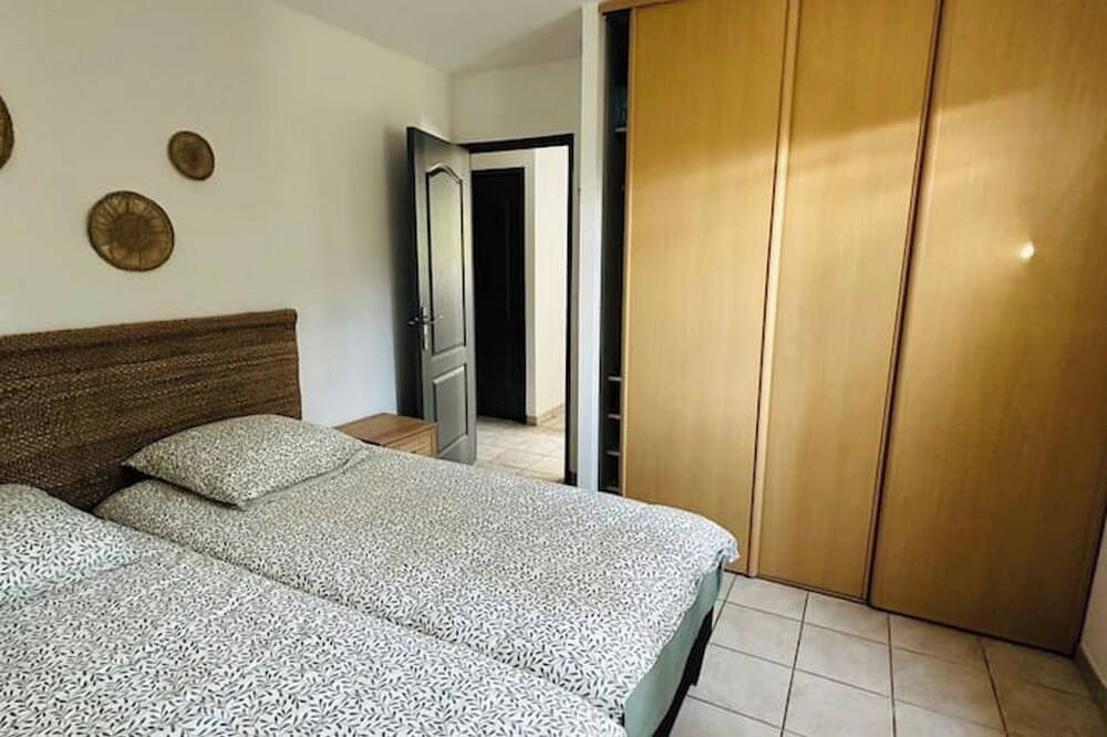 Apartamento entero, Apartamento 'Lou Grand Jas' con vistas a la montaña, jardín privado y Wi-Fi in Plan-d'Orgon, Region de Arles