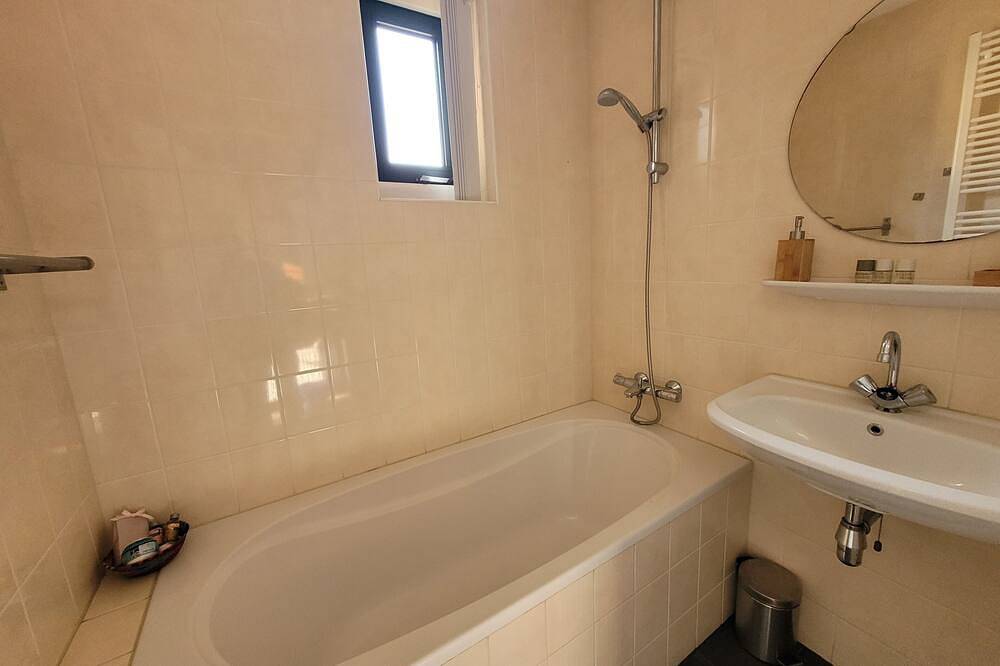 Bedstead cottage in child and animal friendly vacation park in Drenthe