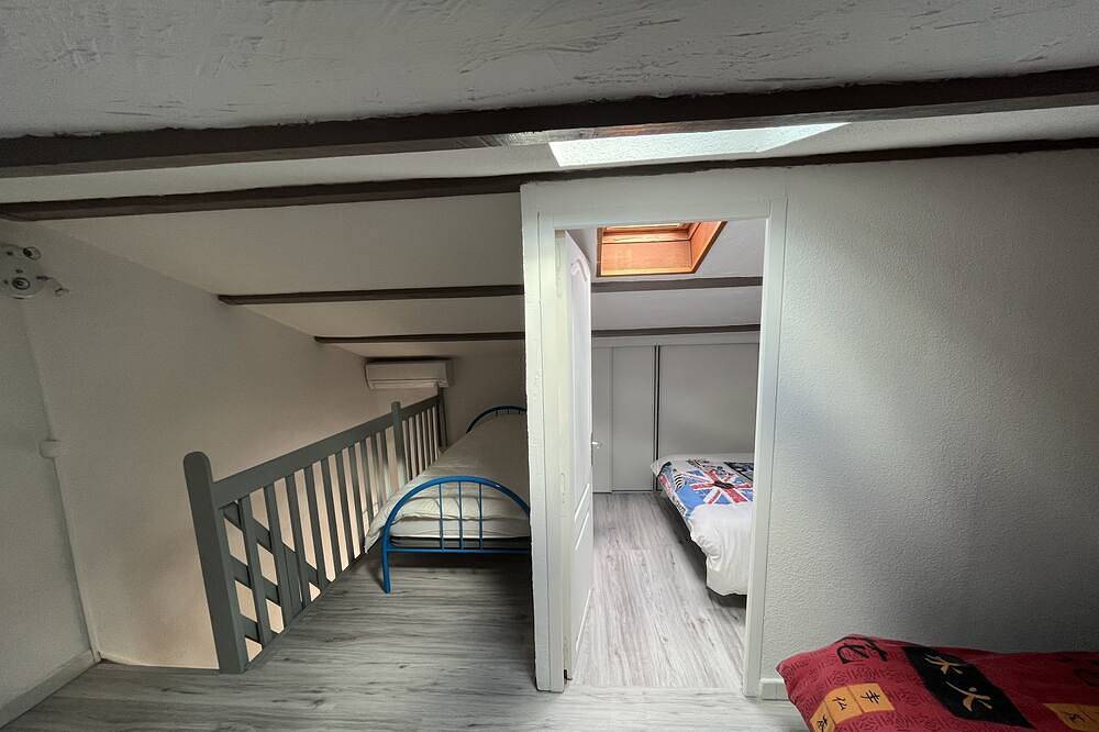 Charming pavilion 5-6 people 200m from the beach in Cap d'Agde, Agde