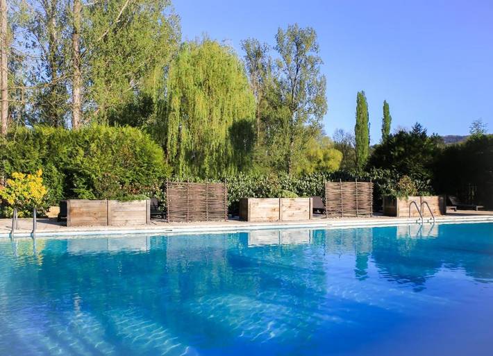 Hôtel pour 2 personnes, avec jardin et piscine à Saint-Jean-Lespinasse