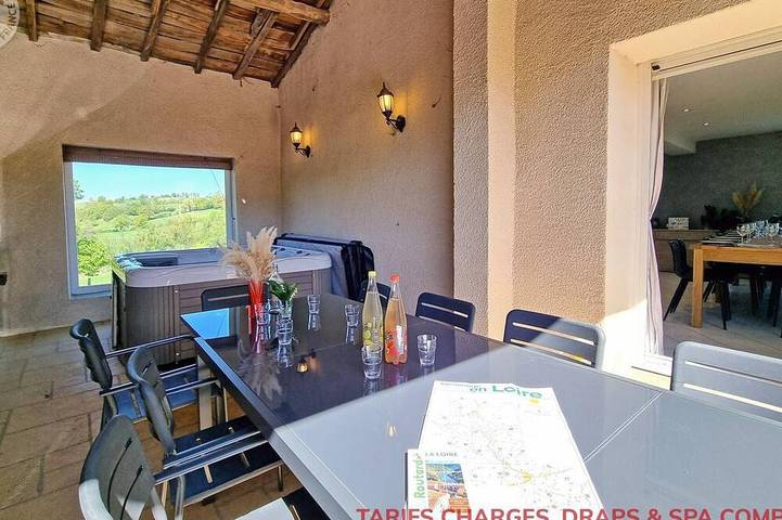 Gîte pour 12 personnes, avec Terrasse et Jardin