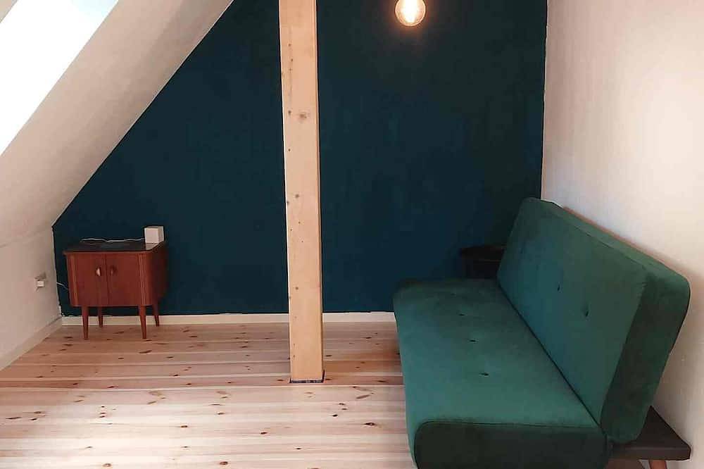 Ganze Wohnung, Historische Waldidylle: Shabby-Chic-Maisonette mit Kamin im Nationalpark in Wokuhl-Dabelow, Mecklenburg-Strelitz