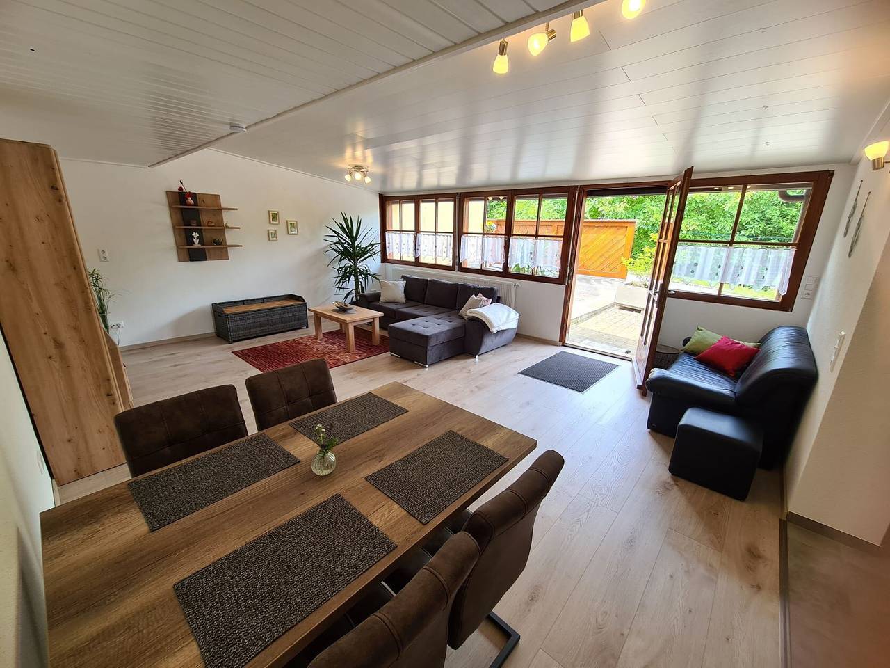 Ganze Wohnung, Ferienwohnung 'Hegauliebe' mit Privatterrasse und Wi-Fi in Tengen, Hegau