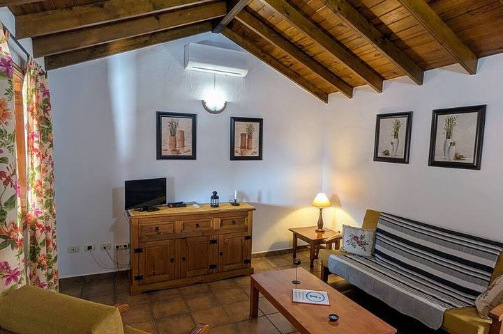 Gîte pour 2 personnes, avec piscine et jardin dans Masca - 4