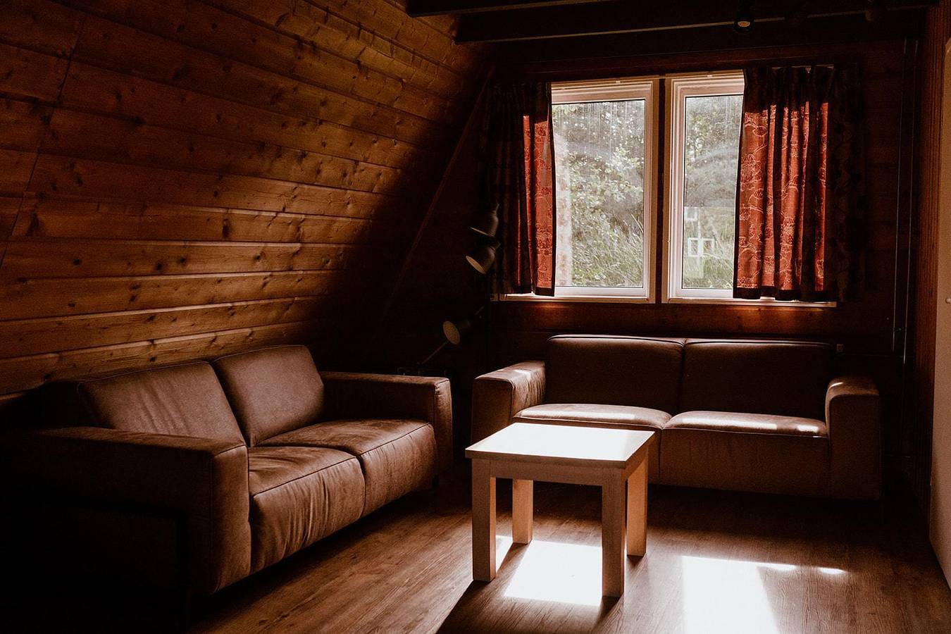 Fisherman's cottage for 6 persons on the water near Lemmer in Bant, IJsselmeer