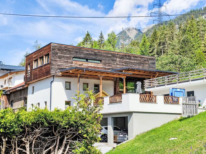 Ferienwohnung für 5 Personen, mit Terrasse und Garten am Arlberg
