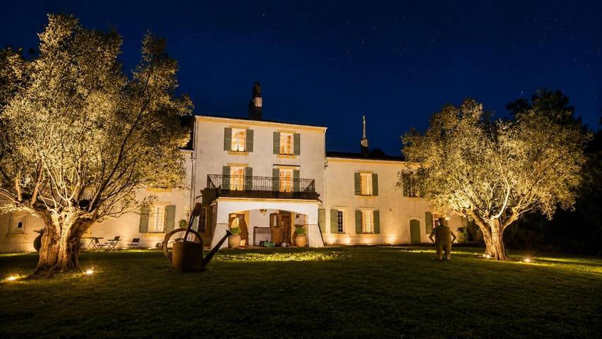 Chambre d’hôte pour 2 personnes, avec Terrasse et Jardin ainsi que Piscine et Vue à Saint-Raphaël