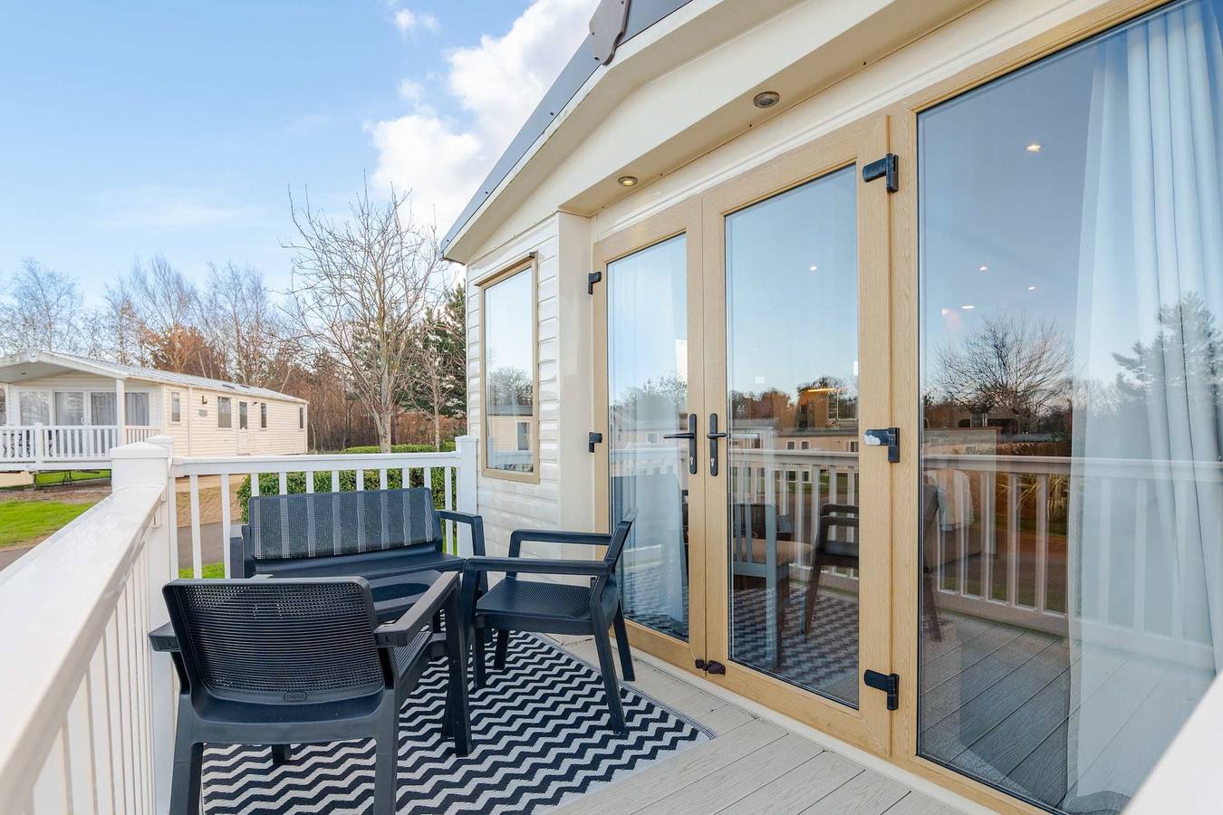 Entire apartment, Family Stay - Pet Friendly Caravan - Wi-Fi - Sleep 7 in Edinburgh and Lothian