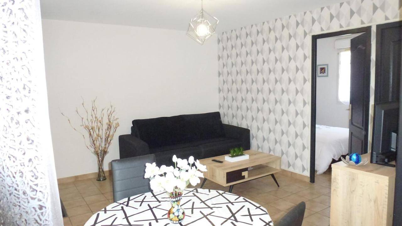 Appartement entier, Apartment with Garden View in Oyonnax, Nantua