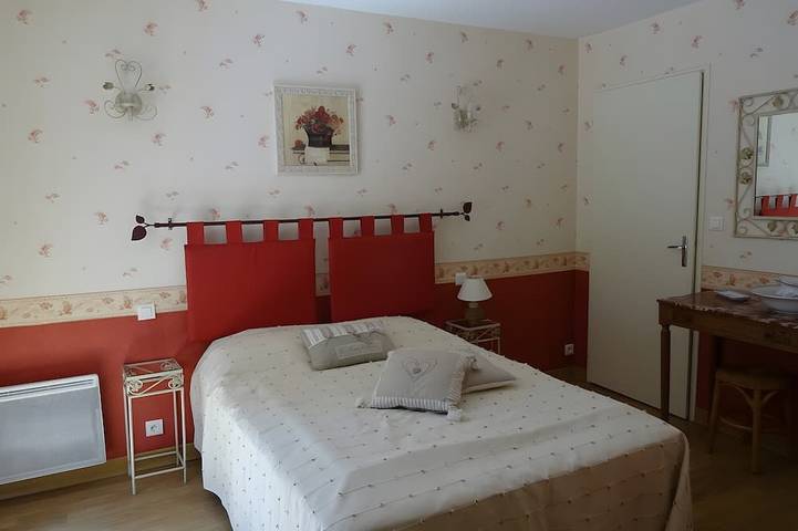 Chambre d’hôte pour 2 personnes, avec jardin à Pont-l'Abbé-d'Arnoult