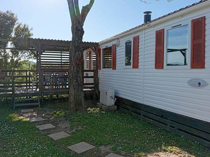 Bungalow pour 6 personnes, avec piscine et terrasse dans le Gard
