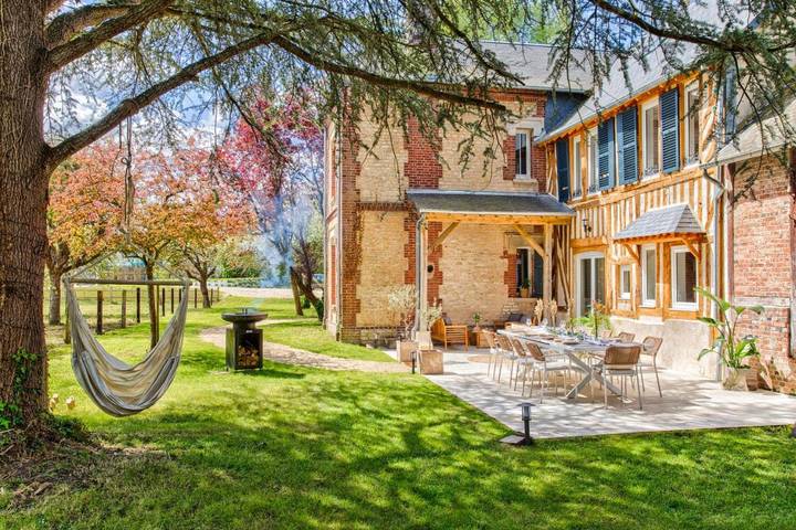 Maison de vacances pour 14 personnes, avec jardin et jacuzzi, animaux acceptés