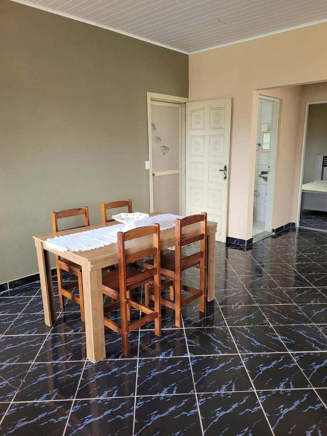 Casas e apartamentos de temporada para 6 pessoas, com terraço em Caraguatatuba