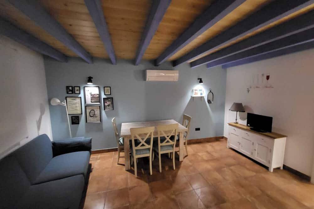 Moorish house with charm and history recently renovated with all services in La Zubia, Granada Province