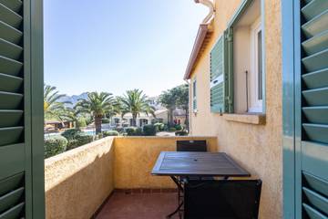 Vacation Rental for 2 Guests in Calvi, Haute-Corse, Picture 2