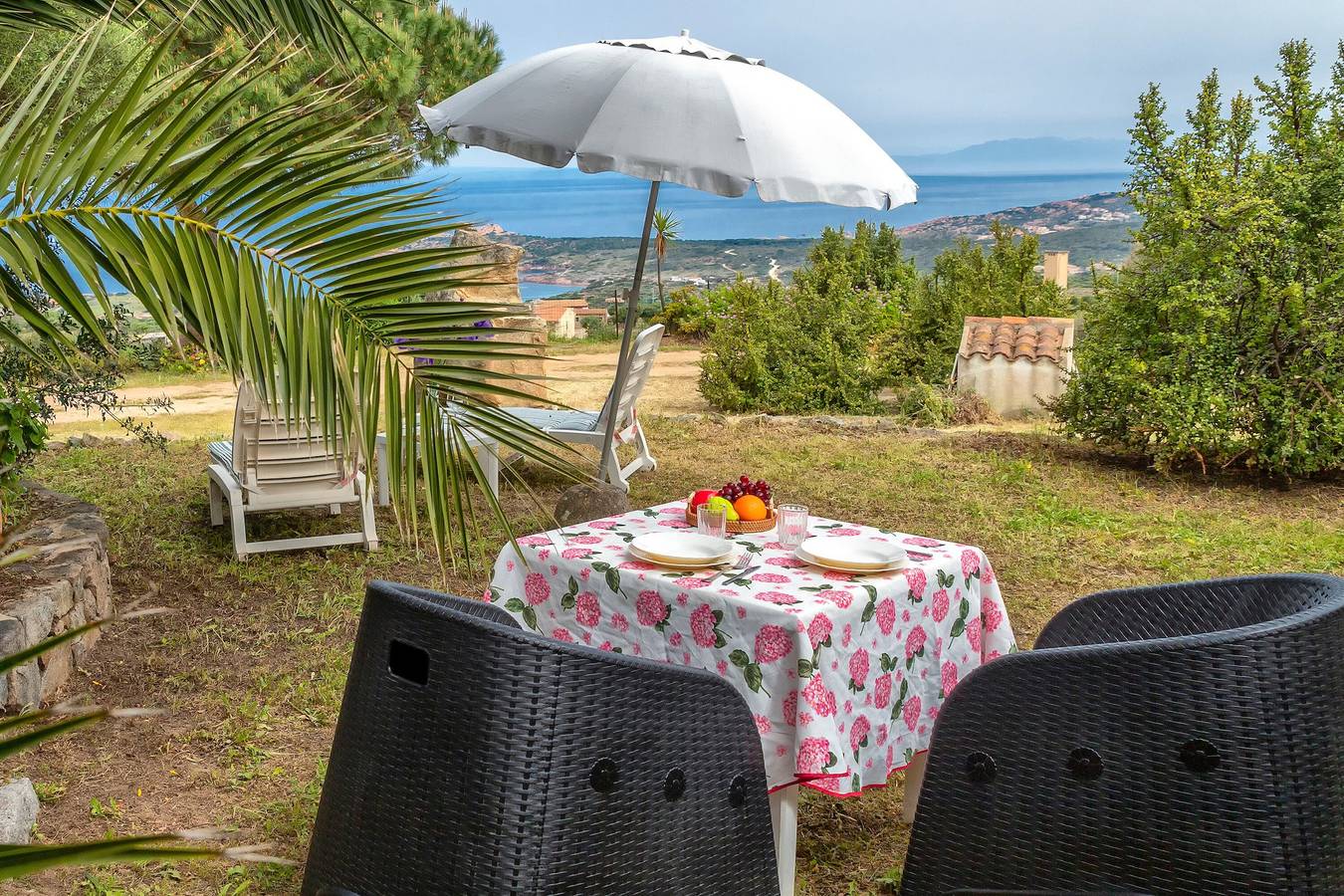 Vakantiehuis "La casetta con vista" met zeezicht, terras en tuin, foto 11