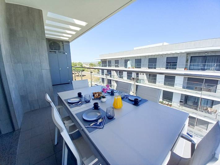 Apartamento de férias para 6 pessoas, com terraço em Quarteira
