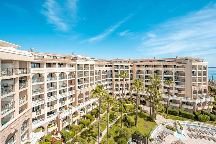 Gîte pour 5 personnes, avec jardin ainsi que terrasse et piscine, animaux acceptés dans Cannes La Bocca - 4