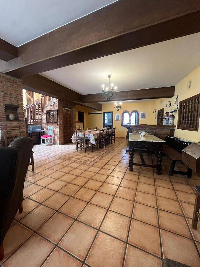 Casa rural para 8 personas, con Balcón y Terraza además de Jardín y Vistas en Vitoria-Gasteiz - 3