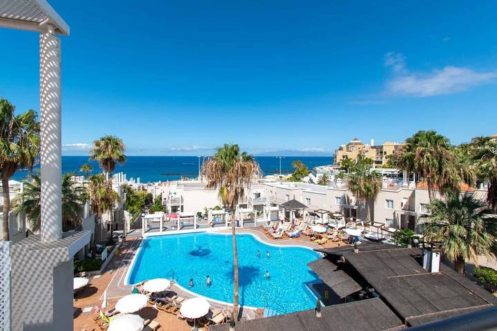 Apartment for 2 people, with pool and balcony/terrace in Adeje