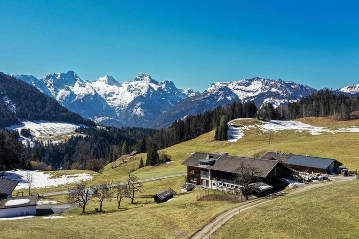 Apartament wakacyjny dla 4 osób, z widok i taras w Lofer