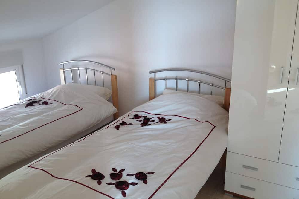 Rincon de Loix, Benidorm, Villa de 5 chambres. salle de jeux, piscine chauffée en option in Benidorm, Costa Blanca