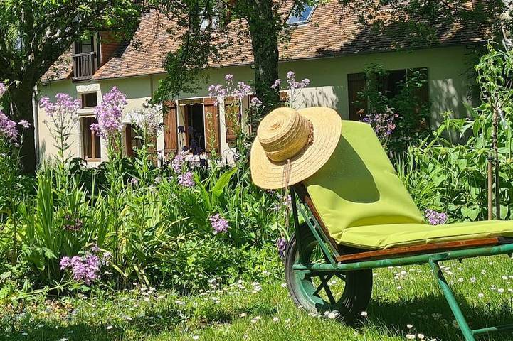 Location de vacances pour 8 personnes, avec jardin à Fougères-sur-Bièvre