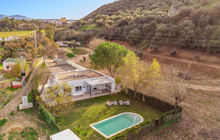 Ferienhaus für 10 Personen, mit Terrasse und Pool sowie Garten - 1