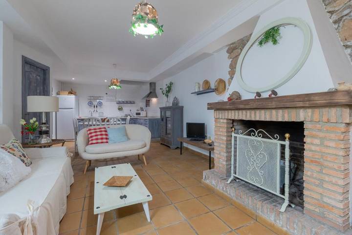 Location de vacances pour 6 personnes, avec vue ainsi que piscine et terrasse à Zuheros - 2