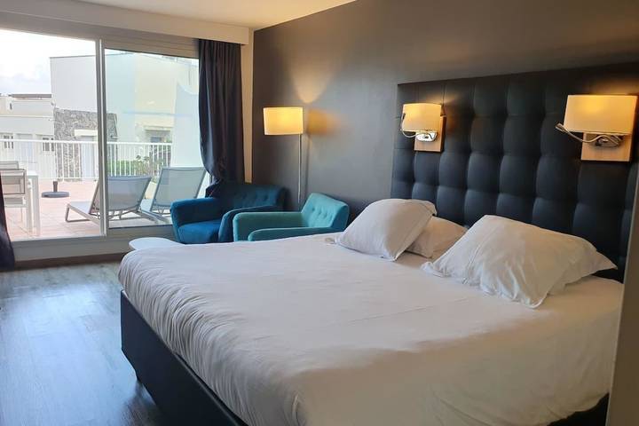 Appartement de vacances pour 2 personnes, avec piscine et terrasse ainsi que jardin et jacuzzi