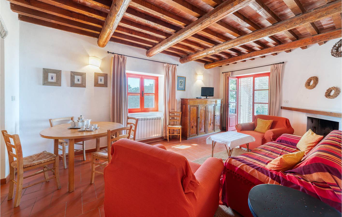 Apartment mit Meerblick, Pool und Parkplatz in Sassetta, Etruskische Küste