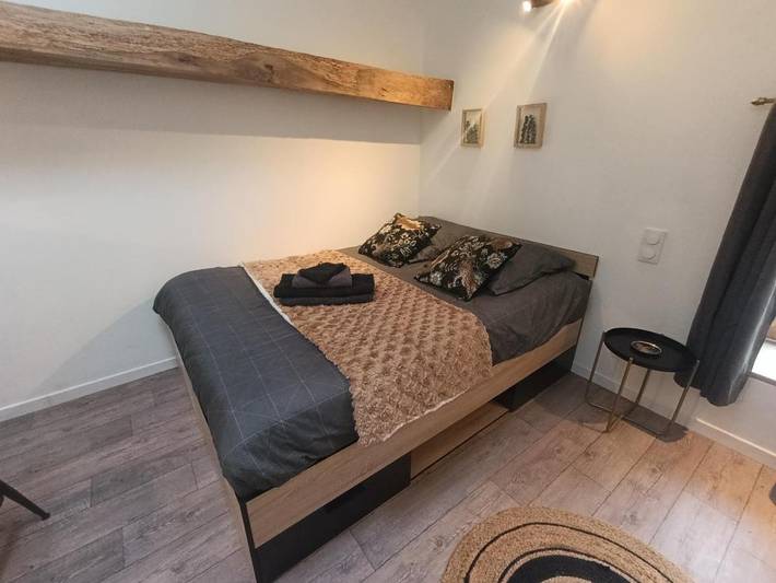 Gîte pour 2 personnes, avec terrasse et vue à Olliergues - 3