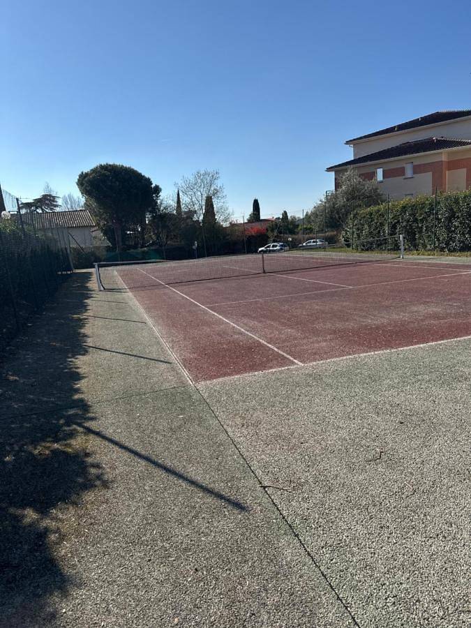 Appartement entier, Le cosy Parking gratuit piscine terrain de tennis in Castelginest, Toulouse et ses environs
