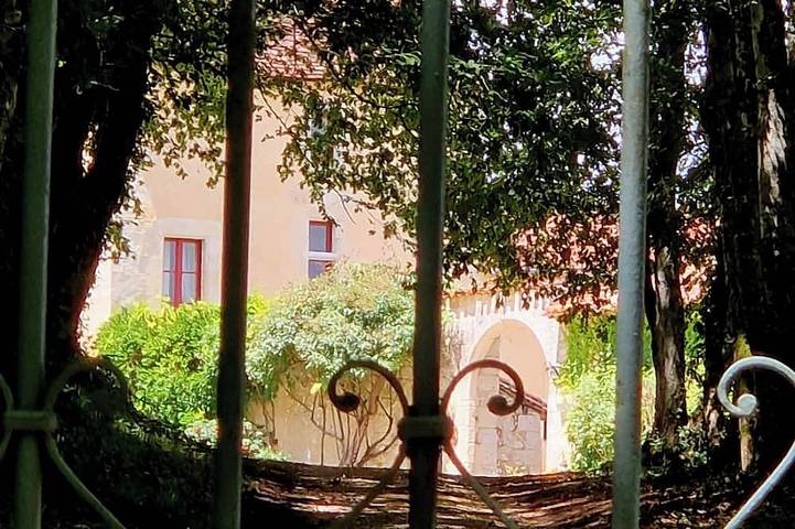 Gîte pour 21 personnes, avec Jardin à Léguillac-de-l'Auche