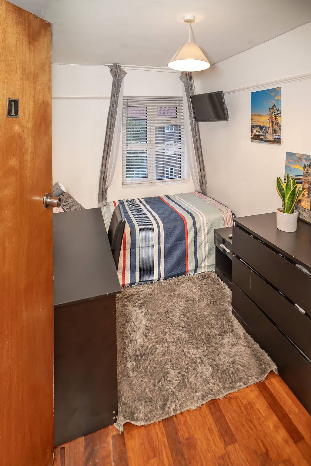 4 Schlafzimmer Haus gemietet von der Zimmer in Haringey, London