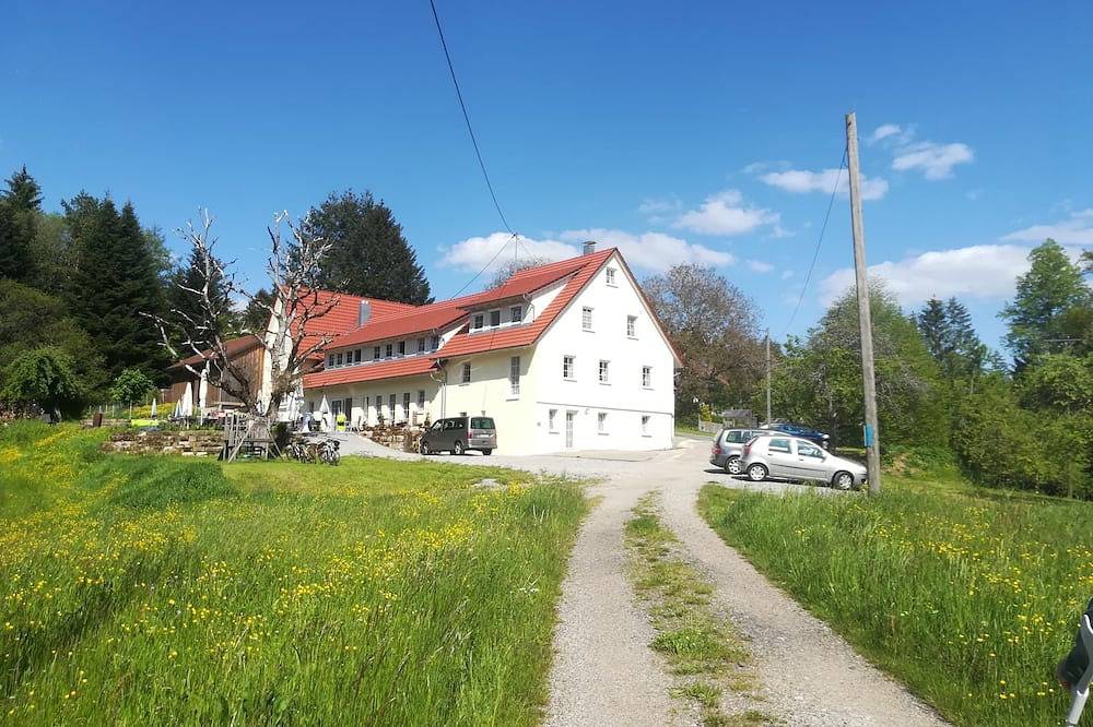 Ganze Wohnung, Ferienwohnung im Hofcafe in Erlebnisregion Ostalb region