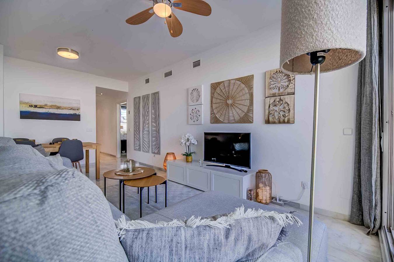 Apartamento entero, Apartamento 'Rooftop Oasis' con vistas al mar, Wi-Fi y aire acondicionado in Playa de Torreblanca, Fuengirola