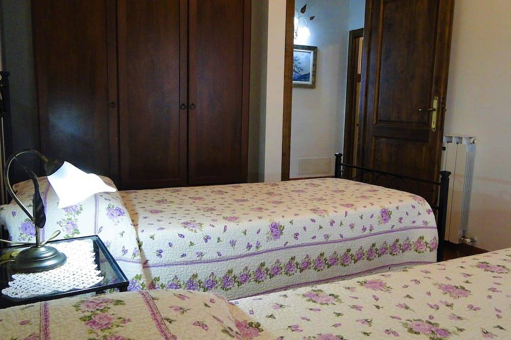 Sehr privates freistehendes Ferienhaus mit privatem solarbeheizten Pool in Villa Collemandina, Garfagnana